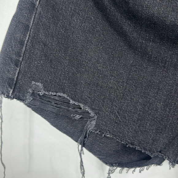 Levi’s 501 Women’s high-rise black button fly raw hem shorts size 34. NWT. - Picture 3 of 10